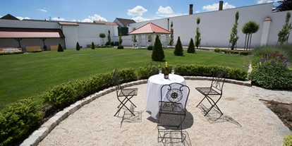Winterhochzeit - Mistelbach (Mistelbach) - Schloss Raggendorf Pavillion für standesamtliche Hochzeiten - Schloss Raggendorf