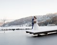 Hochzeitslocation: Unvergessliche Winterhochzeitsfotos am Teich. - Refugium Hochstrass 