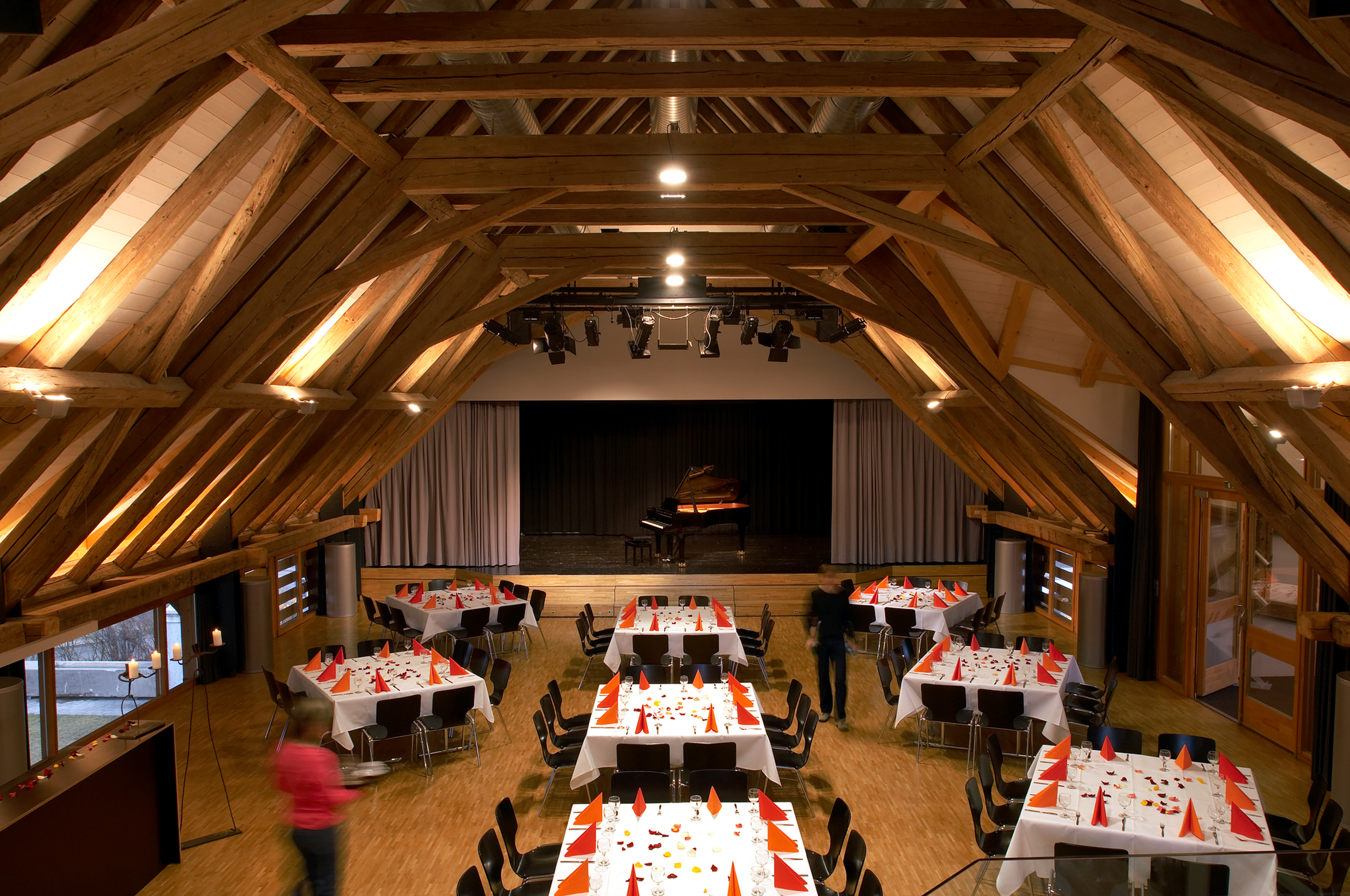 Winterhochzeit - nächstes Hotel - Der grosse Saal bietet Platz für bis zu 160 Personen.  - Reberhaus Bolligen
