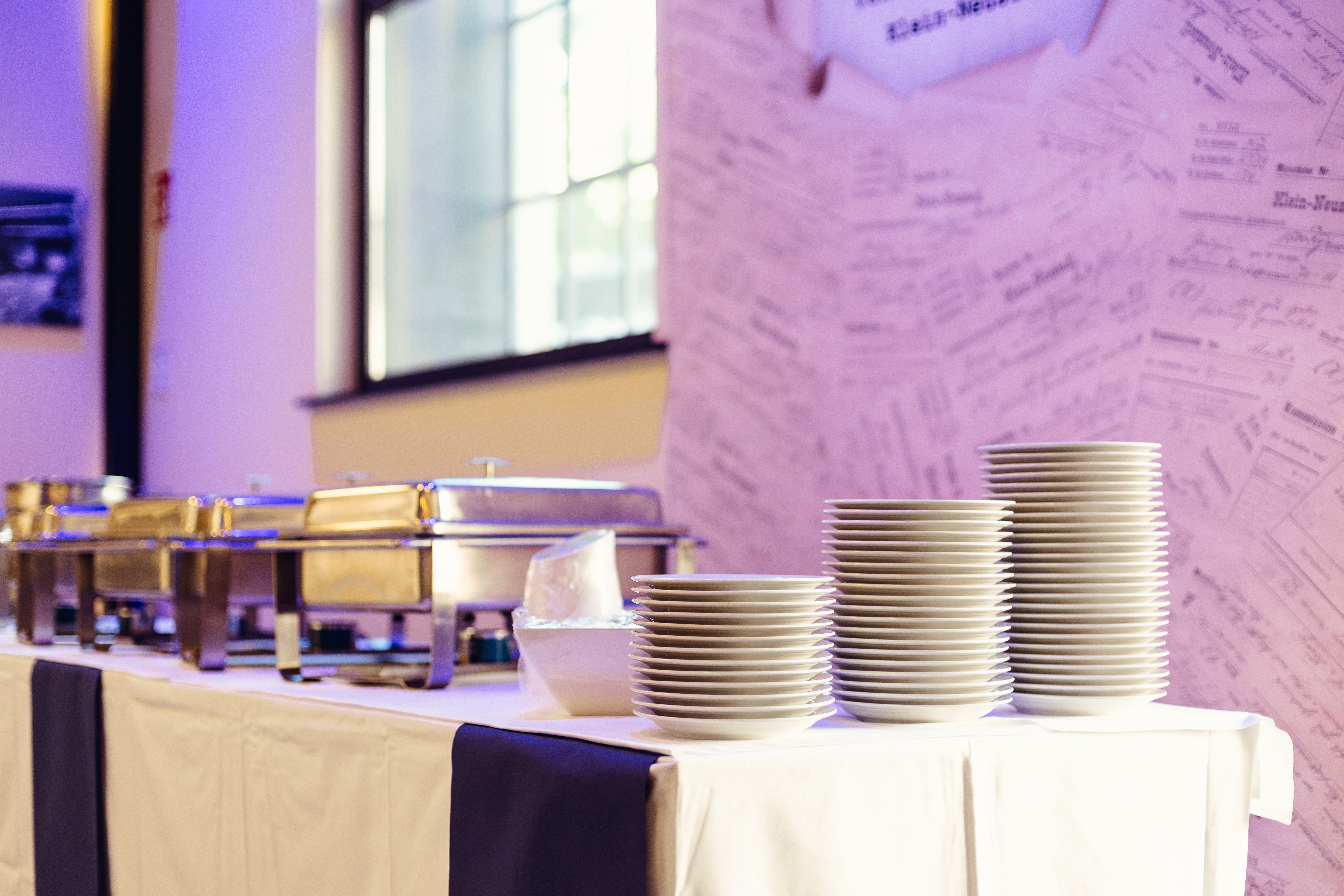 Hochzeitslocation: Buffet im Foyer - Papierfabrik Varieté-Theater