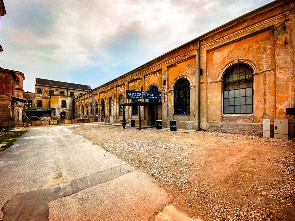 Papierfabrik Varieté-Theater Angaben zu den Festsälen Außenbereich