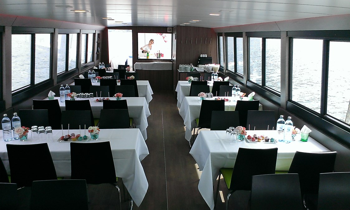 Hochzeitslocation: Salon unter Deck - Mondsee Schifffahrt Hemetsberger