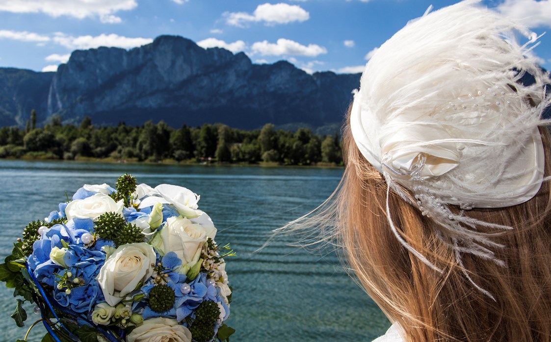 Hochzeitslocation: Traumkulisse für die Traumhochzeit an Bord - Mondsee Schifffahrt Hemetsberger
