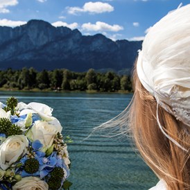Hochzeitslocation: Traumkulisse für die Traumhochzeit an Bord - Mondsee Schifffahrt Hemetsberger