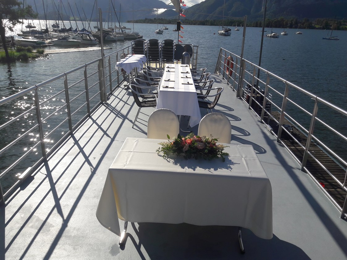 Hochzeitslocation: Dekovariante am Sonnendeck - Mondsee Schifffahrt Hemetsberger
