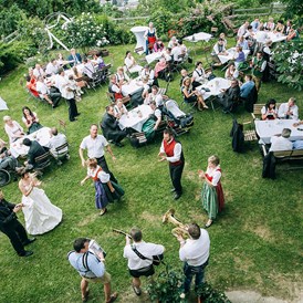 Hochzeitslocation: Heiraten im Freien - im Gasthaus Planötzenhof in Innsbruck.
Foto © blitzkneisser.com - Gasthaus Planötzenhof
