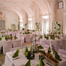 Hochzeitslocation: Die Sala Terrena gedeckt für eine Hochzeit - Stift St. Florian