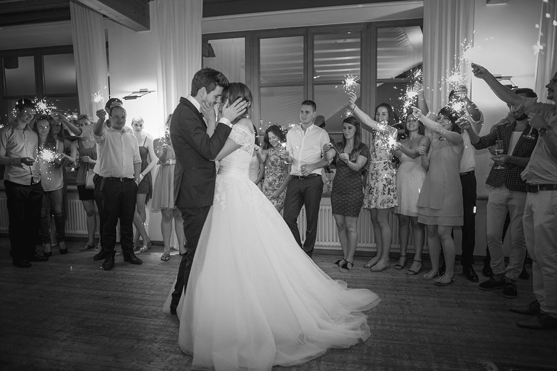 Hochzeitslocation: Der Abschluss eines herrlichen Abends in den Räumlichkeiten des Schloss Pienzenau in Südtirol.
Foto © blitzkneisser.com - Schloss Pienzenau