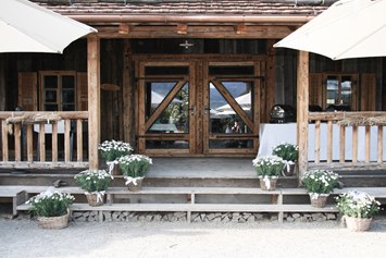 Hochzeitslocation: Der Schopf ist urchig und gemütlich und eignet sich vor allem für Winterhochzeiten. - Bächlihof - Jucker Farm AG