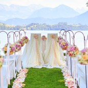 Hochzeitslocation - Zeremonie am See im Schloss-Park - Swiss-Chalet Merlischachen