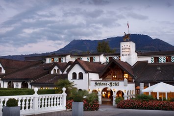 Hochzeitslocation: Aussenansicht Schloss-Hotel - Swiss-Chalet Merlischachen