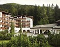 Hochzeitslocation: Das Arabelle Hotel Waldhuus Davos mit einzigartiger Lage inmitten der Bündner Berge, direkt am 18-Loch-Golfplatz und inmitten der Langlaufloipe. - Hotel Waldhuus Davos