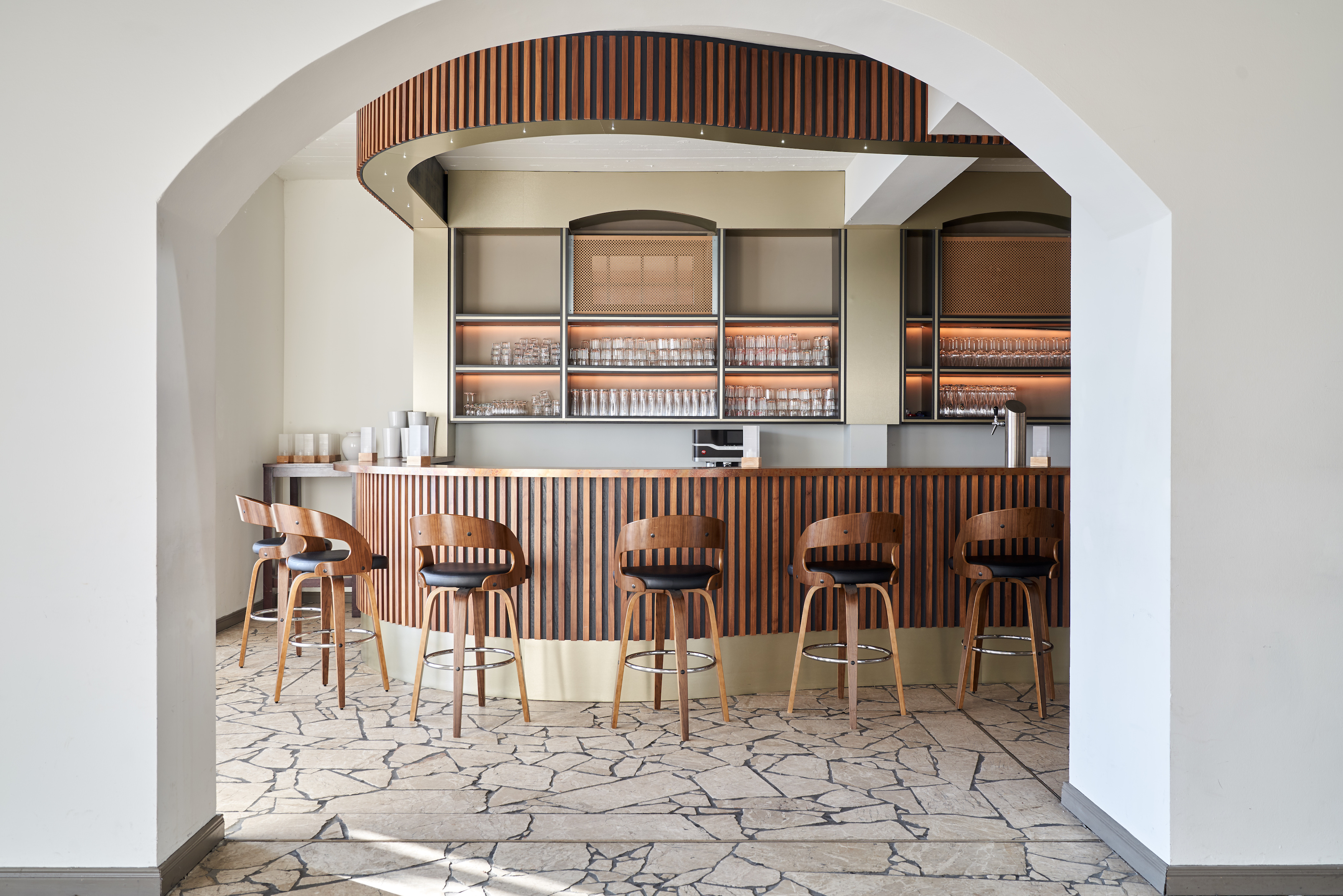 Winterhochzeit - Berlin-Stadt - Die stylische Bar der Panoramalounge - Lighthouse