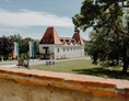 Hochzeitslocation: Der Schlosswirt Kornberg in der Steiermark bietet Platz für 180 Hochzeitsgäste. - Schlosswirt Kornberg