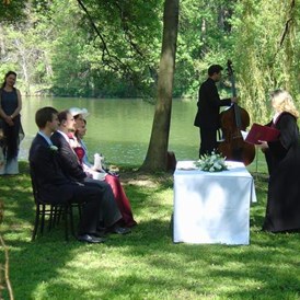 Hochzeitslocation: Wiese neben Franzensburg - Schlosspark Laxenburg