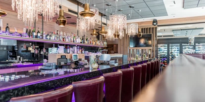 Winterhochzeit - Tirol - Bar im Erdgeschoss - Greenvieh Chalet