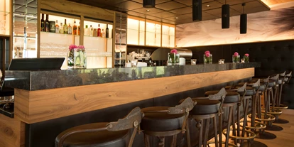 Winterhochzeit - Tirol - Bar im Festsaal Chalet - Greenvieh Chalet
