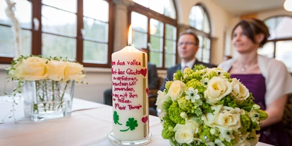 Winterhochzeit - Art der Location: Schloss - Standesamtliche Trauung im Wintergarten - Naturhotel Schloss Kassegg