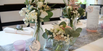 Winterhochzeit - Art der Location: Schloss - Stilvolle Tischdekoration - Naturhotel Schloss Kassegg