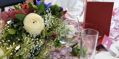 Winterhochzeit - Art der Location: Schloss - Zauberhaftes Gedeck - Naturhotel Schloss Kassegg