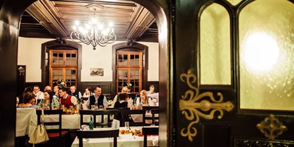 Winterhochzeit - Art der Location: Schloss - Kaminzimmer - Naturhotel Schloss Kassegg