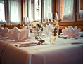 Hochzeitslocation: Ein festlich gedeckter Tisch wertet Ihre Feier auf - Panoramagasthof DaxLueg