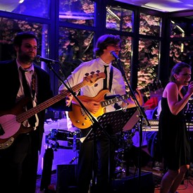 Hochzeitslocation: Live Band am Abend - ViCulinaris im Kolbergarten
