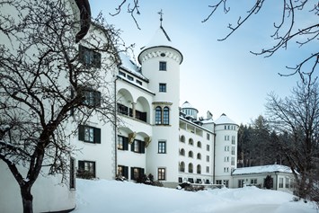 Hochzeitslocation: Schloss Pichlarn, Außenansicht im Winter.
Foto © Richard Schabetsberger - Schloss Pichlarn