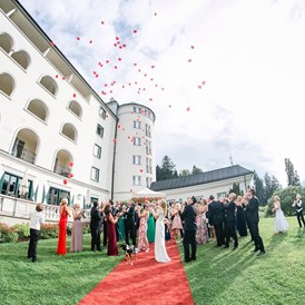 Hochzeitslocation: Agape im Park vor der Schlossterrasse.
Foto © tanjaundjosef.at - Schloss Pichlarn