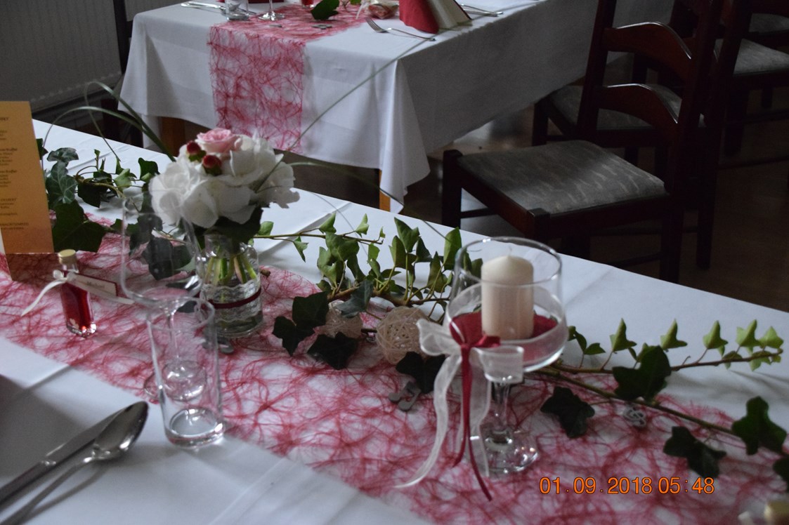 Hochzeitslocation: schön, schön, einfach tolle Dekorationen - Bio Kräuterlandgasthaus mit Eventsaal für Hochzeiten