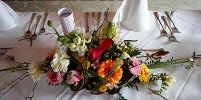 Winterhochzeit - Karlstetten - eine Blumendekor mit vielen Farbelementen - Bio Kräuterlandgasthaus mit Eventsaal für Hochzeiten