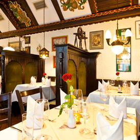Hochzeitslocation: Kaiser Stüberl maximal 65 Sitzplätze
Wlan & Klimaanlage - Restaurant Kardos K.u.K. Spezialitäten