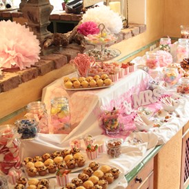 Hochzeitslocation: Wenn das Brautpaar besonders "süß" ist - Candybar! :-) - Hotel Prägant
