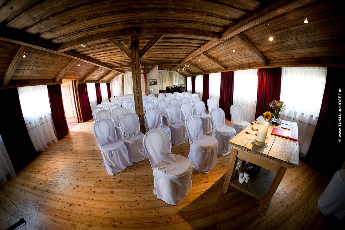 Hochzeitslocation: Heiraten auf der Gamskogelhütte auf 1850m Seehöhe.
Foto © tanjaundjosef.at - Gamskogelhütte