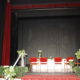 Hochzeitslocation: Trauung auf der Vorbühne des Stadttheaters Wels - Stadttheater Wels