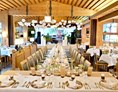 Hochzeitslocation: Speisesaal mit Hochzeitstafel - Relax- & Vitalhotel Adler