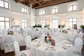 Hochzeitslocation: Feiern im eindrucksvollen Rittersaal - Schloss Steyregg