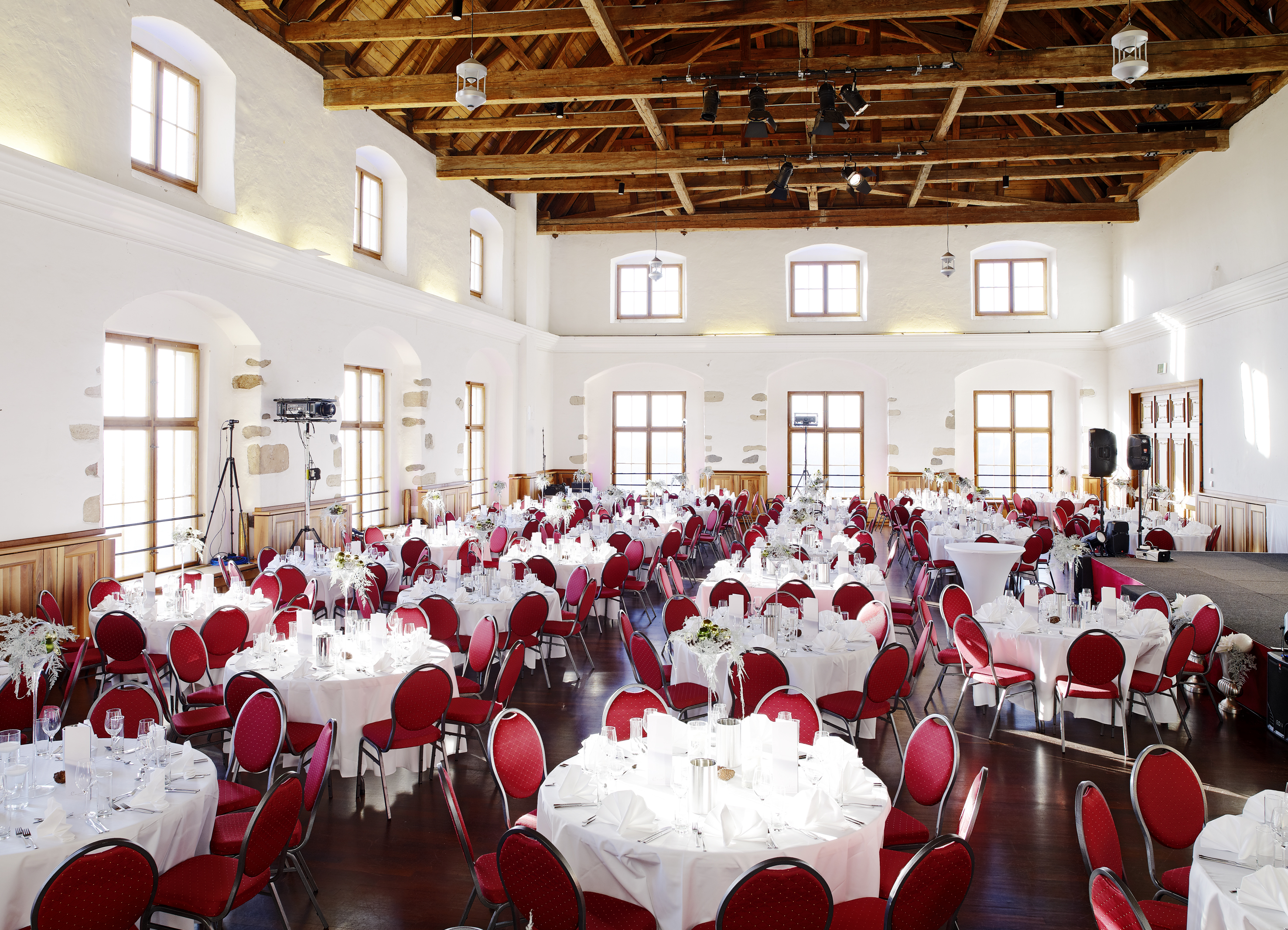 Schloss Steyregg Angaben zu den Festsälen Rittersaal- und Panoramasaal