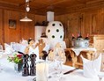 Hochzeitslocation: http://www.dassonnbichl.at/heiraten-in-den-bergen - Sonnbichl Stube