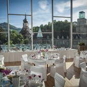 Hochzeitslocation - Blick vom Schlosscenter auf das Rothschildschloss. - Das Schloss an der Eisenstrasse****