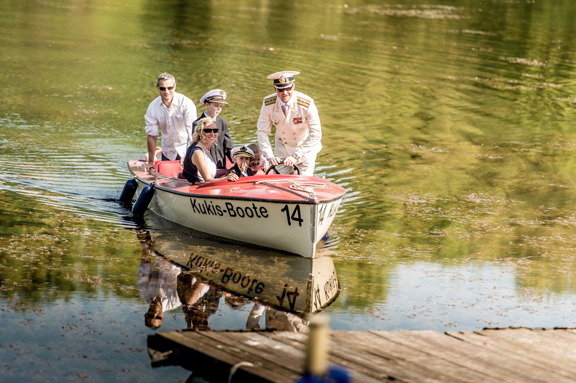 Hochzeitslocation: Mit dem Boot zur Hochzeit.
Foto © weddingreport.at - La Creperie