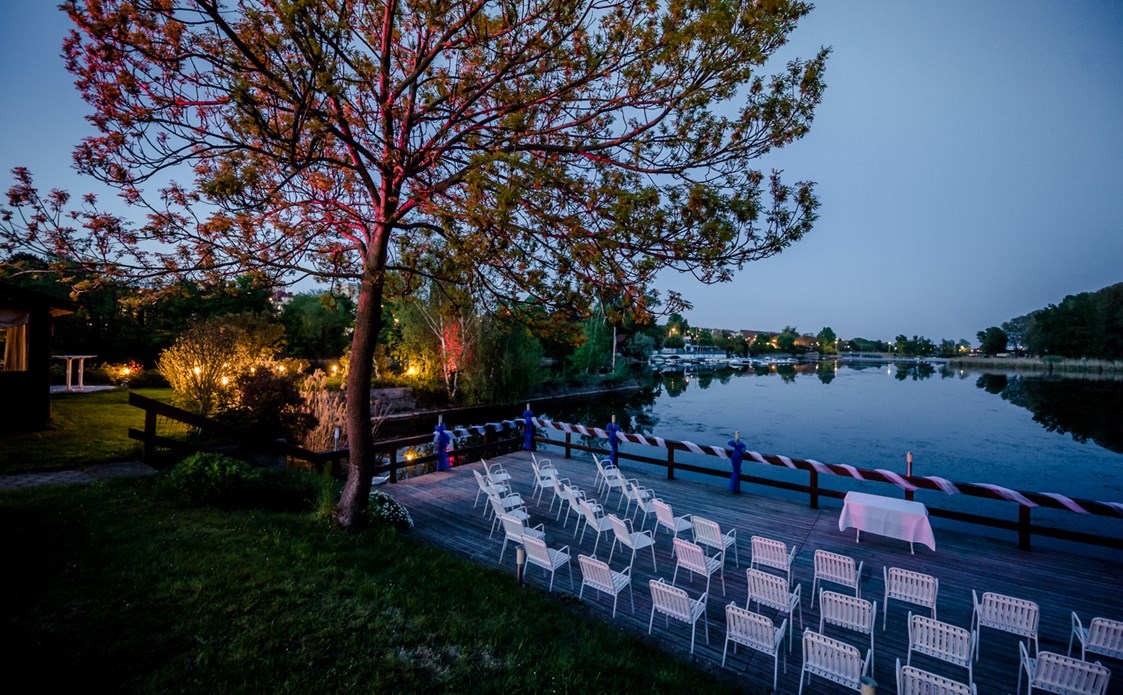Hochzeitslocation: Abendstimmung an der Alten Donau der La Creperie.
Foto © weddingreport.at - La Creperie