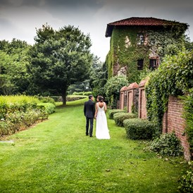 Hochzeitslocation: Das Anwesen ist von 37 Hektar gepflegtem Park land umgeben - GEHEIMTIPP Hochzeit Anwesen im italienischen Piemont