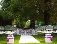 Hochzeitslocation: Eine Zeremonie unter Alleebäumen - GEHEIMTIPP Hochzeit Anwesen im italienischen Piemont