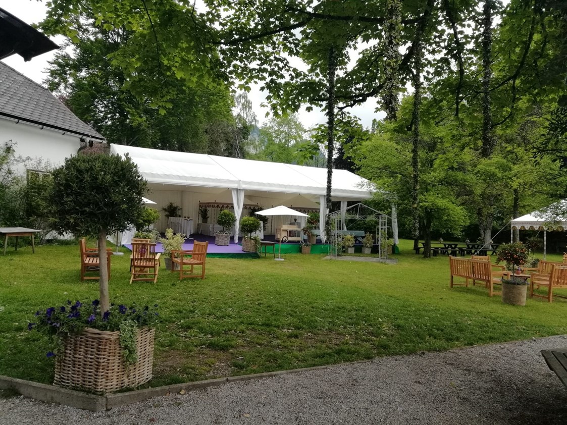 Hochzeitslocation: Feiern Sie Ihre Hochzeit in der Gartenanlage des Mozarthaus in St. Gilgen. - Mozarthaus St. Gilgen am Wolfgangsee