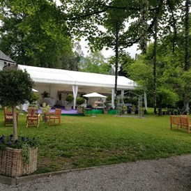 Hochzeitslocation: Feiern Sie Ihre Hochzeit in der Gartenanlage des Mozarthaus in St. Gilgen. - Mozarthaus St. Gilgen am Wolfgangsee