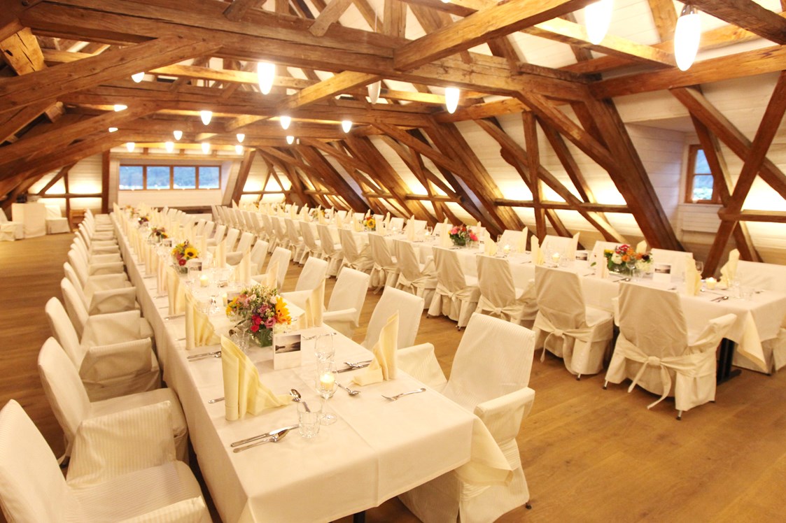 Hochzeitslocation: Der Falkensteinsaal mit Platz für bis zu 150 Personen mit seinem einmaligen Ambiente und Blick auf den See. - Mozarthaus St. Gilgen am Wolfgangsee