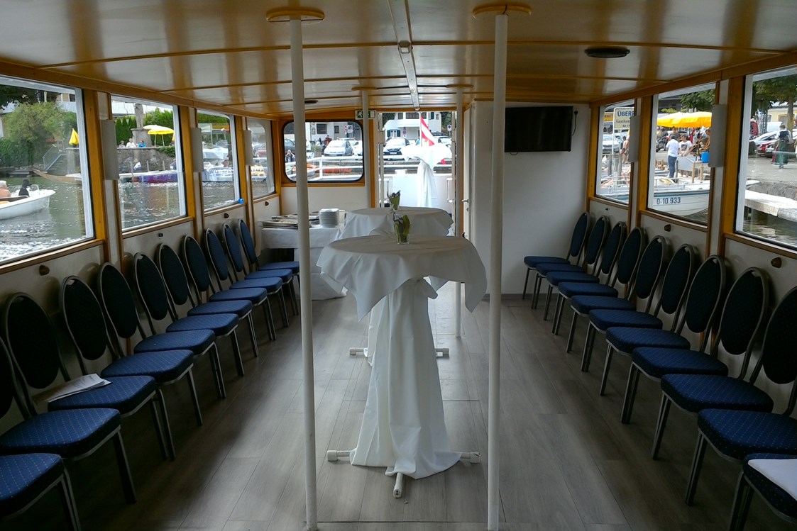 Hochzeitslocation: Innenraum Fahrgastschiff "St. Nikolaus" - Schifffahrt Loidl