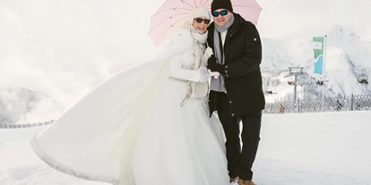 Winterhochzeit - Art der Location: Schloss - Winterliches Hochzeitsfotoshooting - Schloss Prielau Hotel & Restaurants