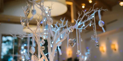 Winterhochzeit - Art der Location: Schloss - Dekoration im Bankettsaal - Schloss Prielau Hotel & Restaurants